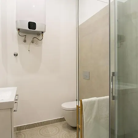 Lovelystay - Cozy 3bdr In Estrela Appartement Lissabon