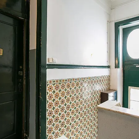 Lovelystay - Cozy 3bdr In Estrela ליסבון