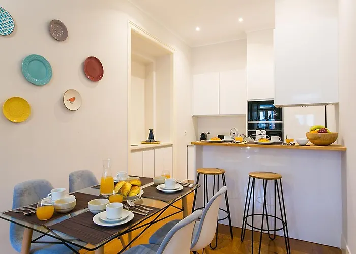Lovelystay - Cozy 3bdr In Estrela