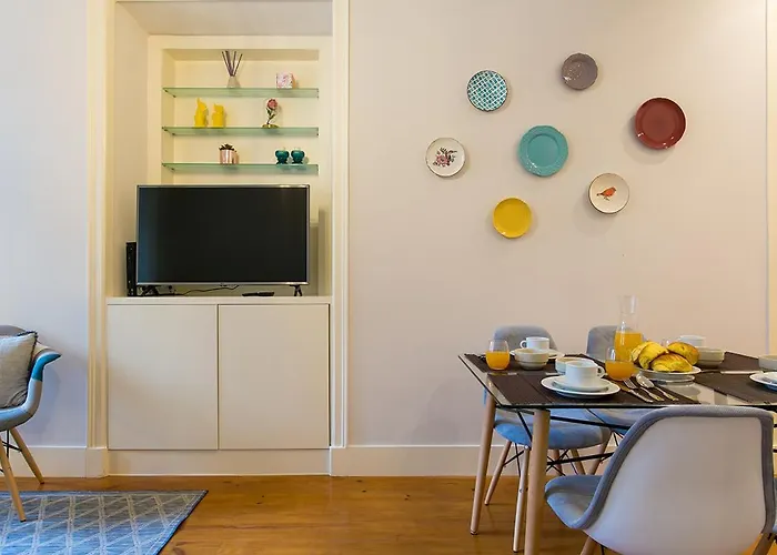 Lovelystay - Cozy 3bdr In Estrela Apartamento *