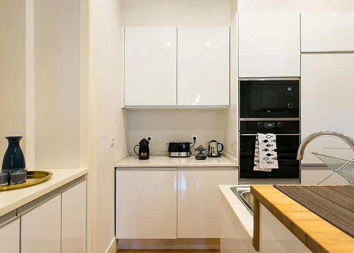 Lovelystay - Cozy 3bdr In Estrela *