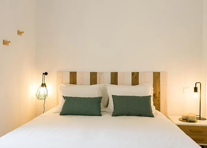 Lovelystay - Cozy 3bdr In Estrela