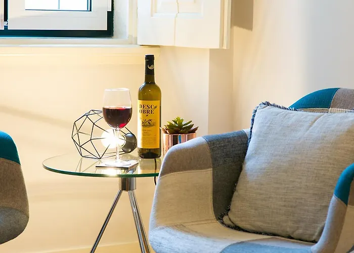 Lovelystay - Cozy 3bdr In Estrela Lisboa