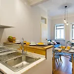 Lovelystay - Cozy 3bdr In Estrela