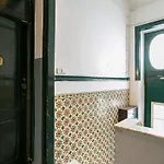 Lovelystay - Cozy 3bdr In Estrela Lisboa