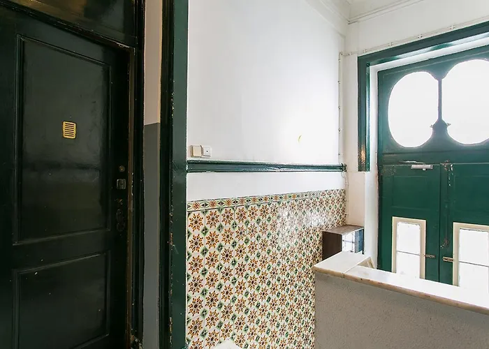 Lovelystay - Cozy 3bdr In Estrela Lisboa