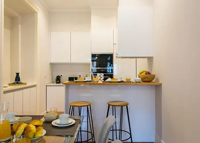 Lovelystay - Cozy 3bdr In Estrela
