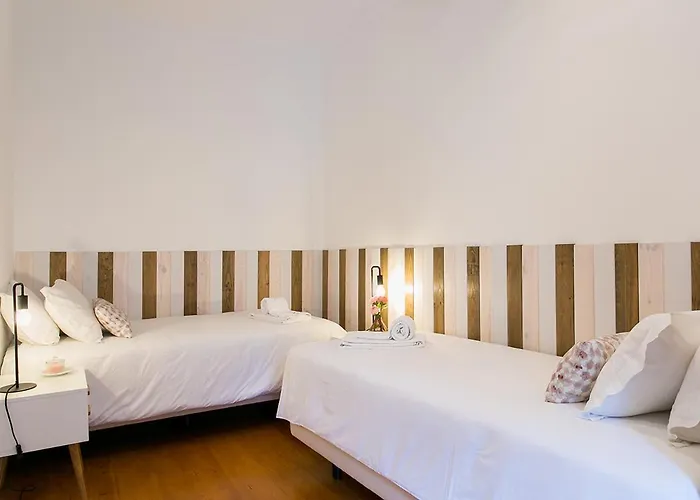 Lovelystay - Cozy 3bdr In Estrela *