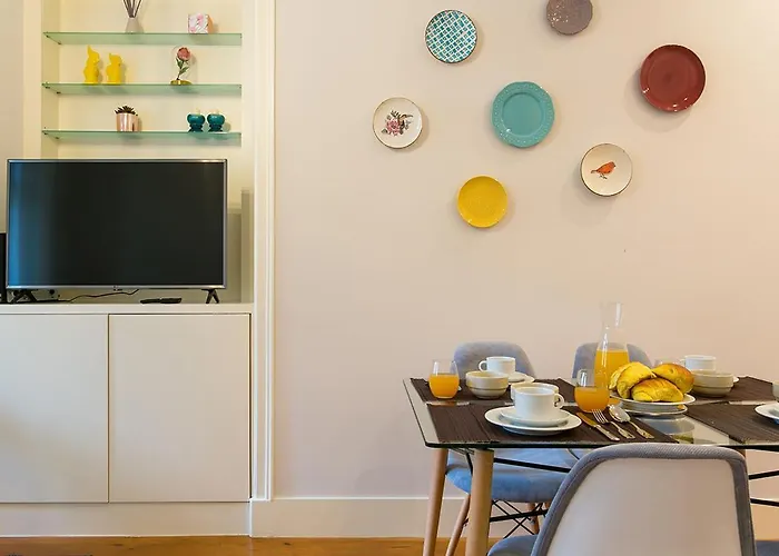 Lovelystay - Cozy 3bdr In Estrela Daire Lisboa